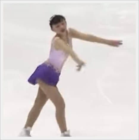 川﨑桜　フィギュアスケート衣装　画像