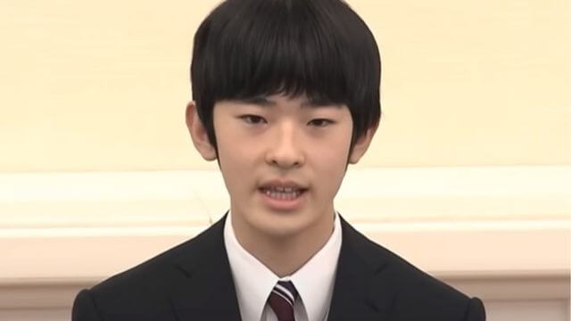 悠仁さま　もみあげ　非対称　成年会見　画像