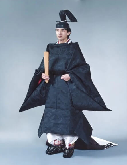 秋篠宮文仁親王 成年式燕尾纓 画像