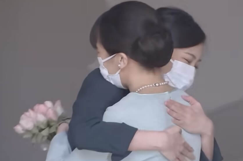 佳子さま　眞子さま　ハグ　画像